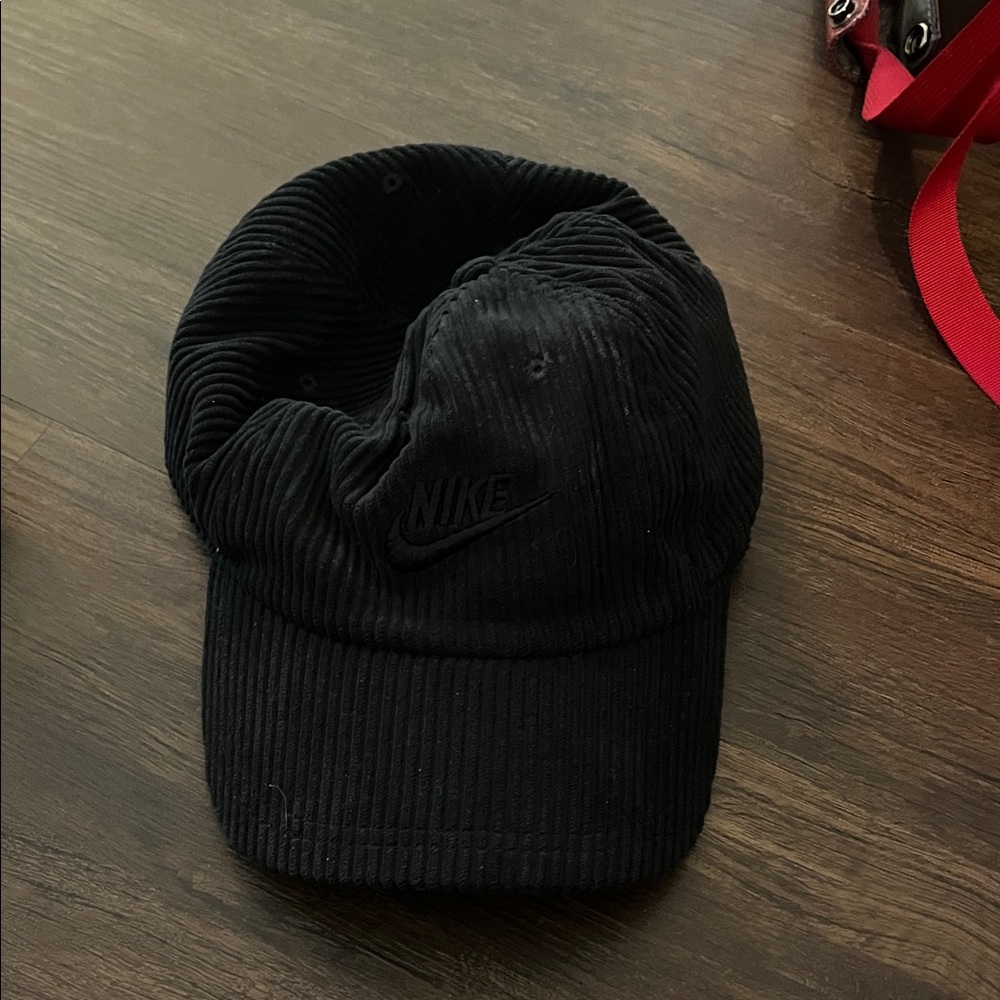 Nike Black Ribbed Cap - Picture 4 of 4